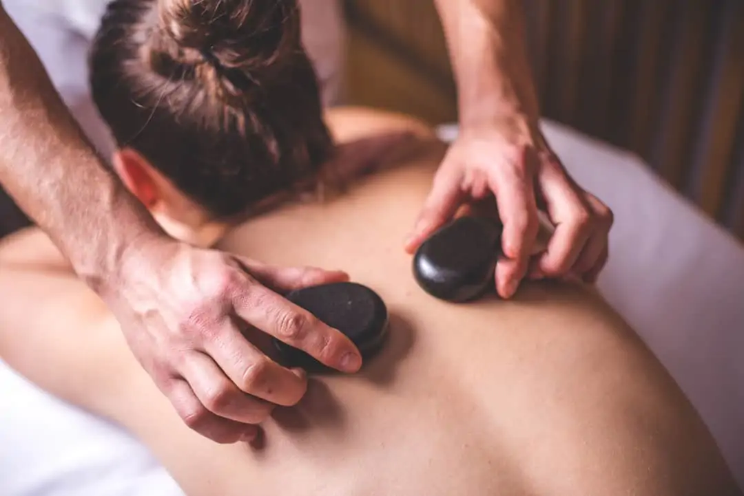 La Stone Therapie (Hot & Cold Stone Massage)